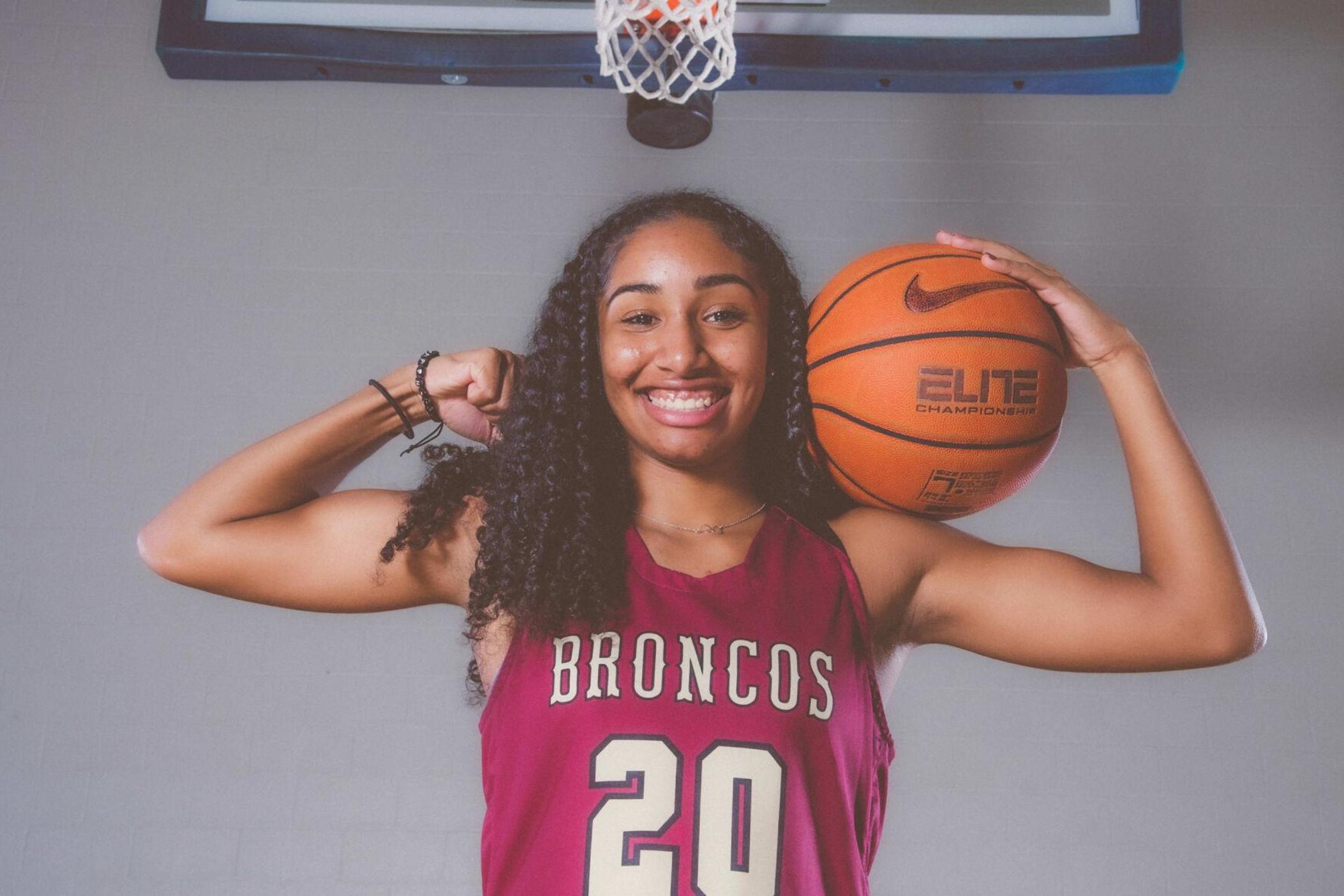 2023 Basketball Spotlight: Brookwood 4-Star Diana Collins