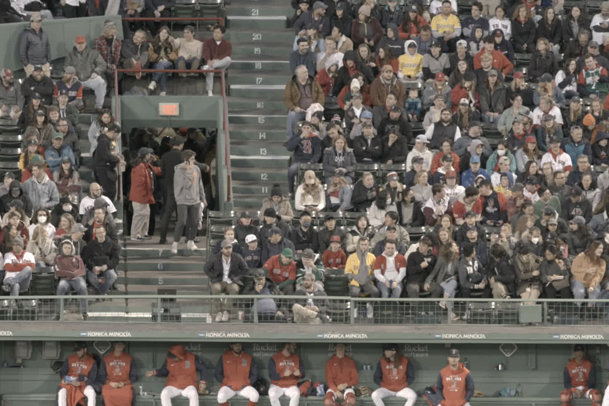 iconic_america_fenway_crowd