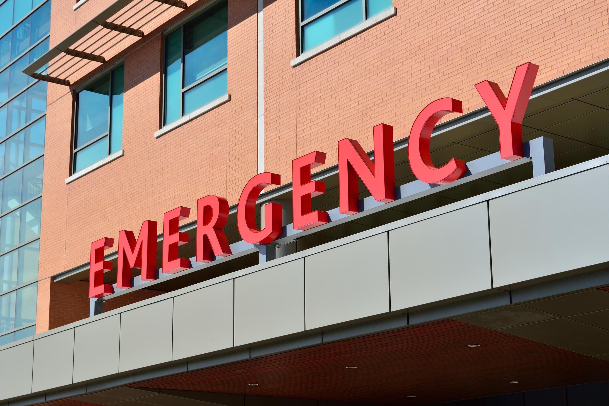 A hospital emergency room sign