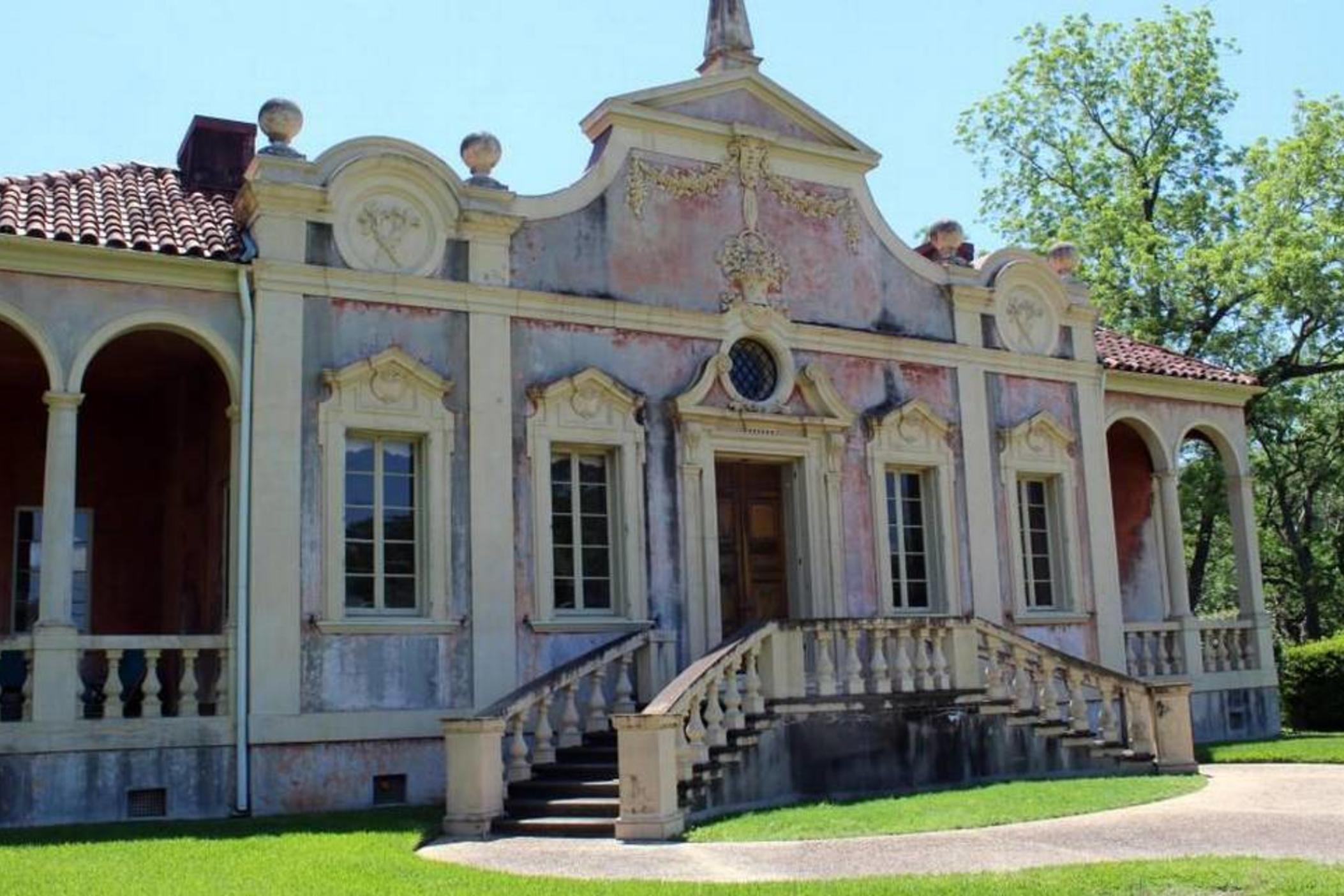 The home known as “Villa Albicini” is located at 150 Tucker Road next to Wesleyan College. The home is for sale for $1,350,000. This photo was taken in 2017 prior to the Design, Wine and Dine Festival during which guests were able to enter this exclusive property for a cocktail reception with gourmet refreshments and full bar, and meet Bravo TV star Patricia Altschul. 
