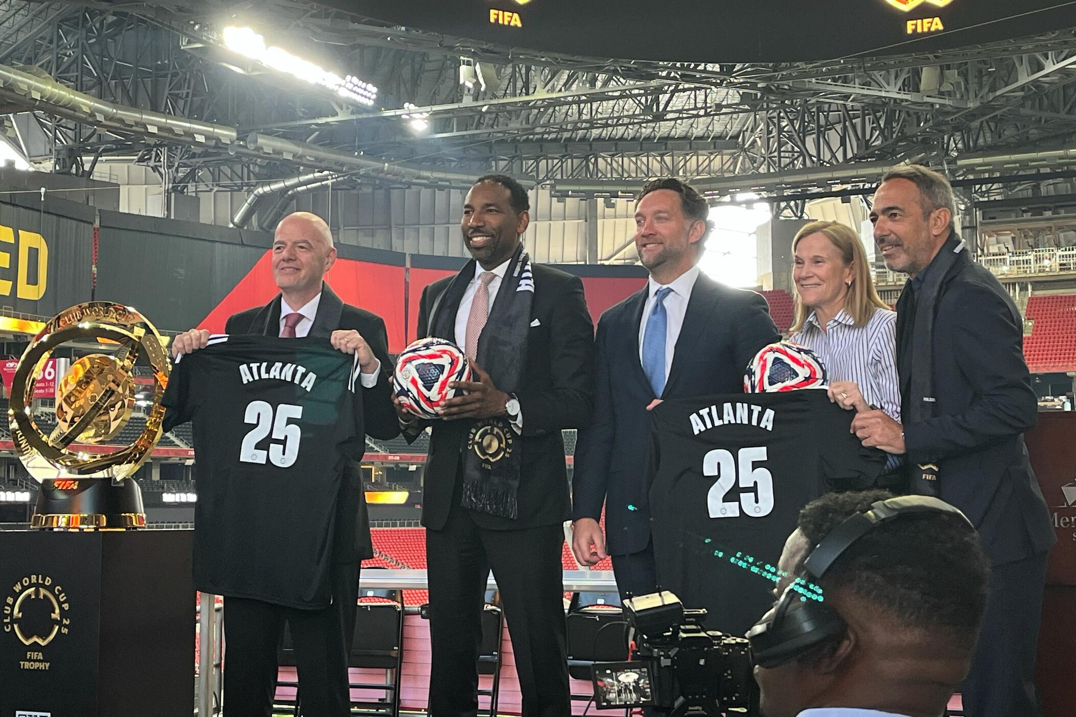 FIFA President Gianni Infantino, Atlanta Mayor Andre Dickens, AMB Sports & Entertainment President Tim Zulawski, and World Cup Champions Jill Ellis and Youri Djorkaeff 