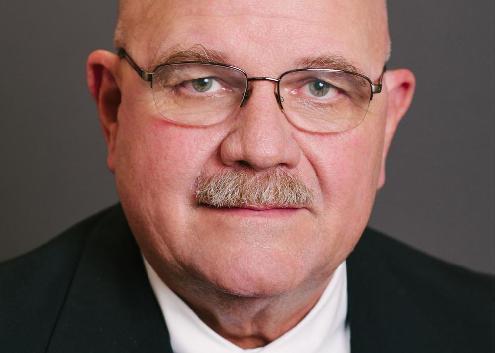 State Rep. Steve Tarvin issued an apology Monday over his recent comment that teachers are "self-centered crybabies."