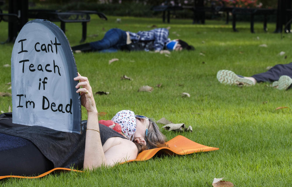 Protesters on the quad at Georgia College and State University Friday. 