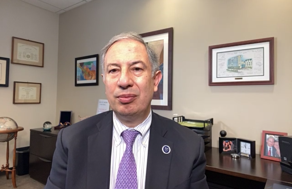 Emory Doctor Calls Again For Mask Mandate; Says Nation Has