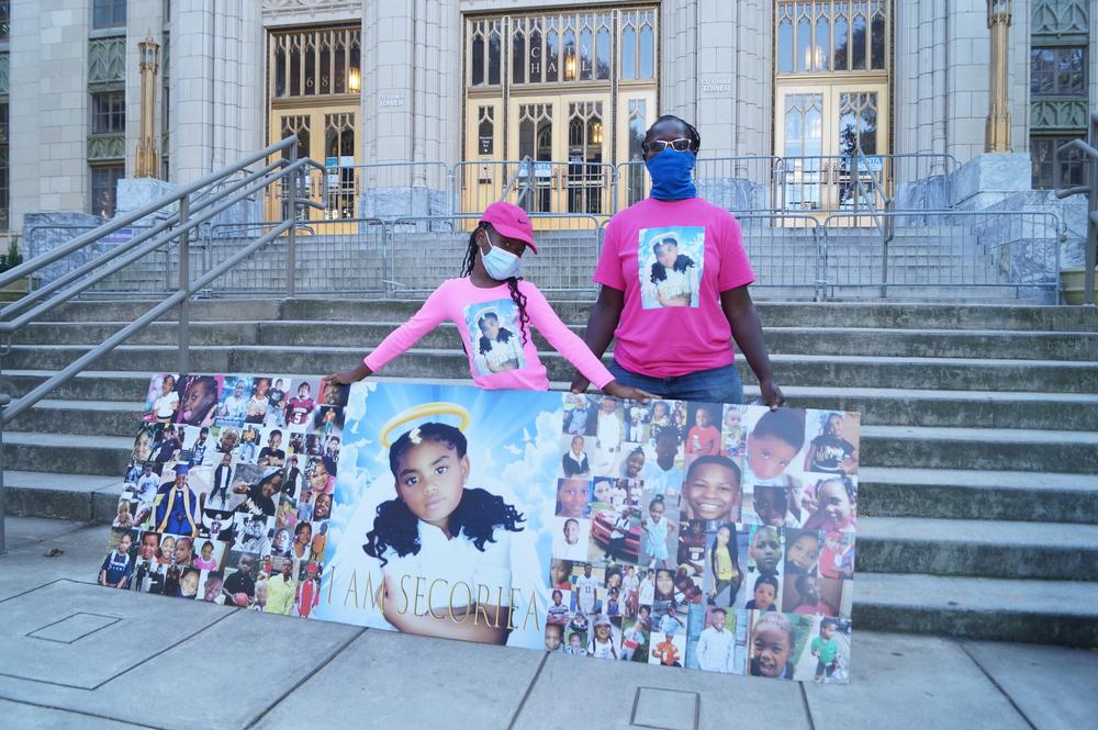 Malia Morton (left) and Georgetta Morton (right) in Atlanta on Oct. 17, 2020.