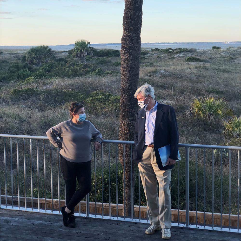 Sen. Sheldon Whitehouse (D-RI) talks with Maria Procopio of the Tybee Island Marine Science Center