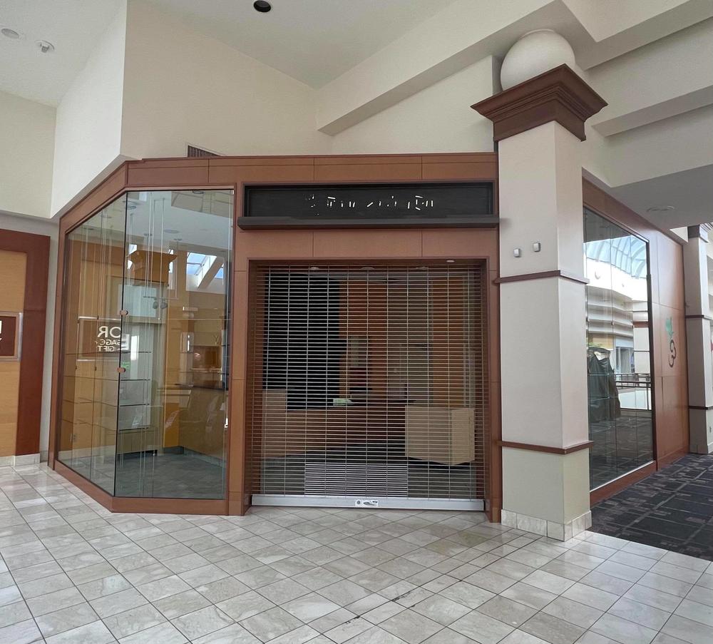 A storefront that formerly housed the mall's Transcending Tea and Teavana locations now sits empty.