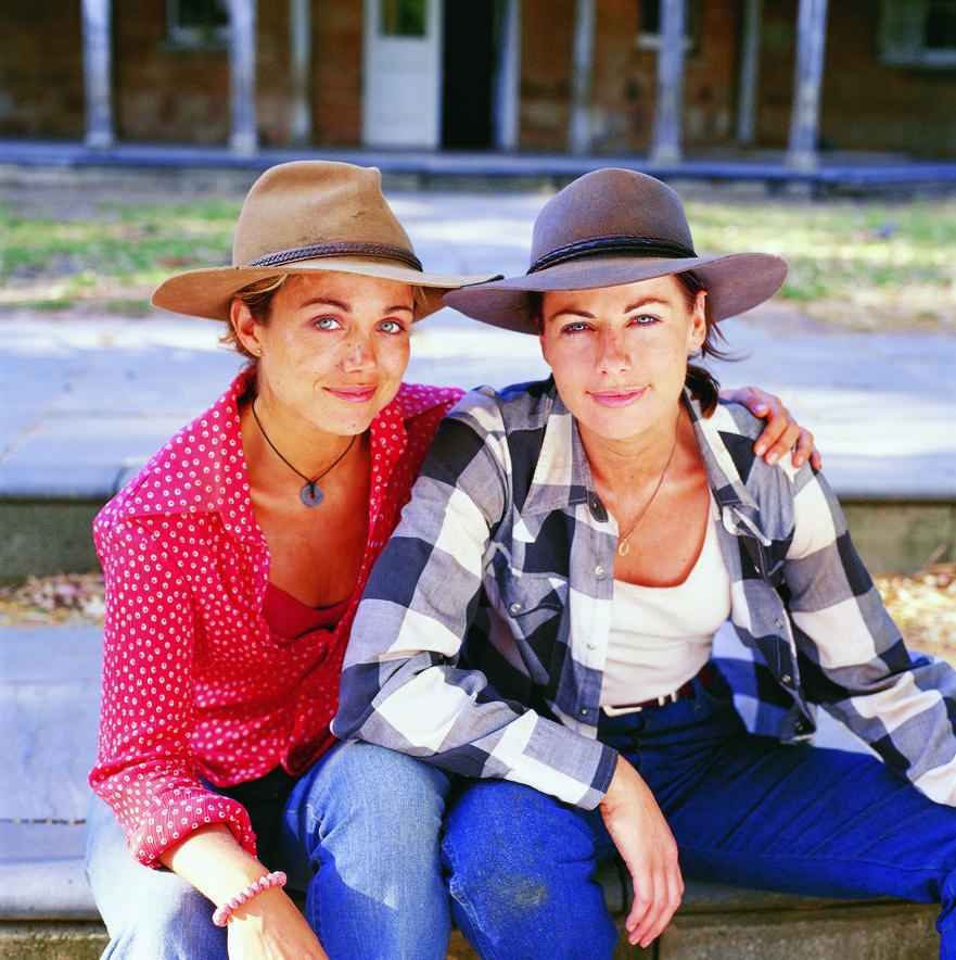 McLeod's Daughters Cast