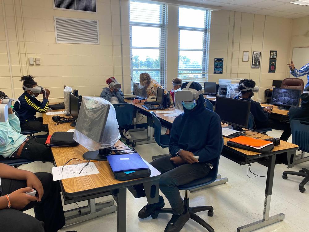 Students using headsets from the mobile VR lab