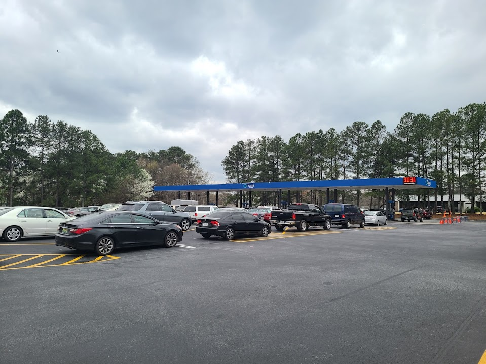 Long lines for low gas prices