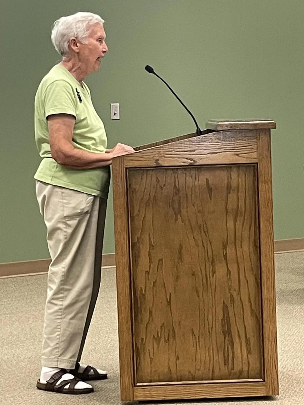 Camden resident Jackie Eichhorn comments at a June 2022 Camden County Commission meeting. Mary Landers/The Current