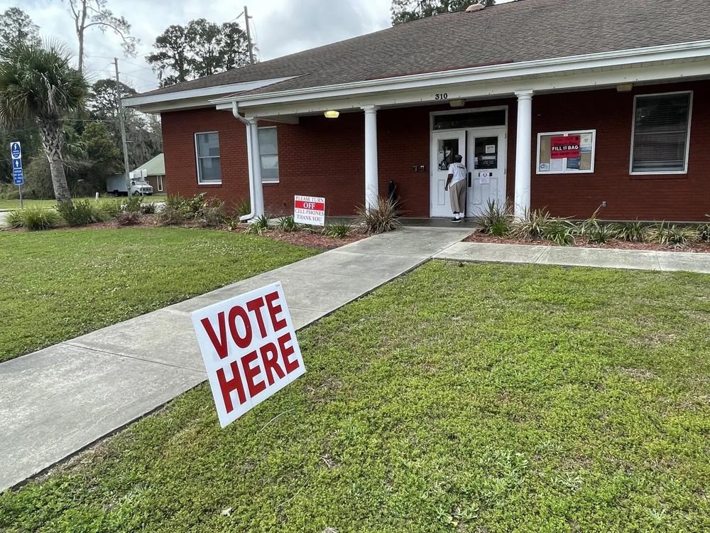 A voter enters the polling place at Woodbine City Hall during the March 8, 2022, referendum on the county land purchase for Spaceport Camden. Credit: Mary Landers/The Current