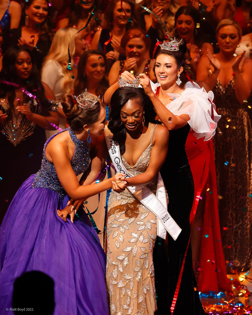 Kelsey Hollis is crowned as Miss Georgia.