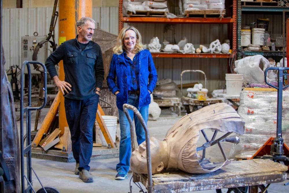 Artists Stan Mullins and Kathy Fincher at Inferno Art Foundry. Photographs by Isadora Pennington. 