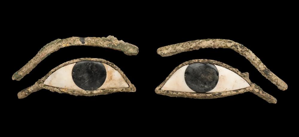 Inlay eyes from coffin, 593–568 BCE, bronze, travertine (Egyptian alabaster), Harvard University—Boston Museum of Fine Arts Expedition. Photo © Museum of Fine Arts, Boston.