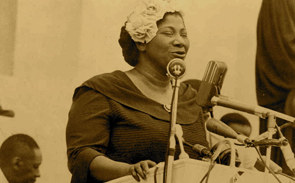 Gospel singer Mahalia Jackson