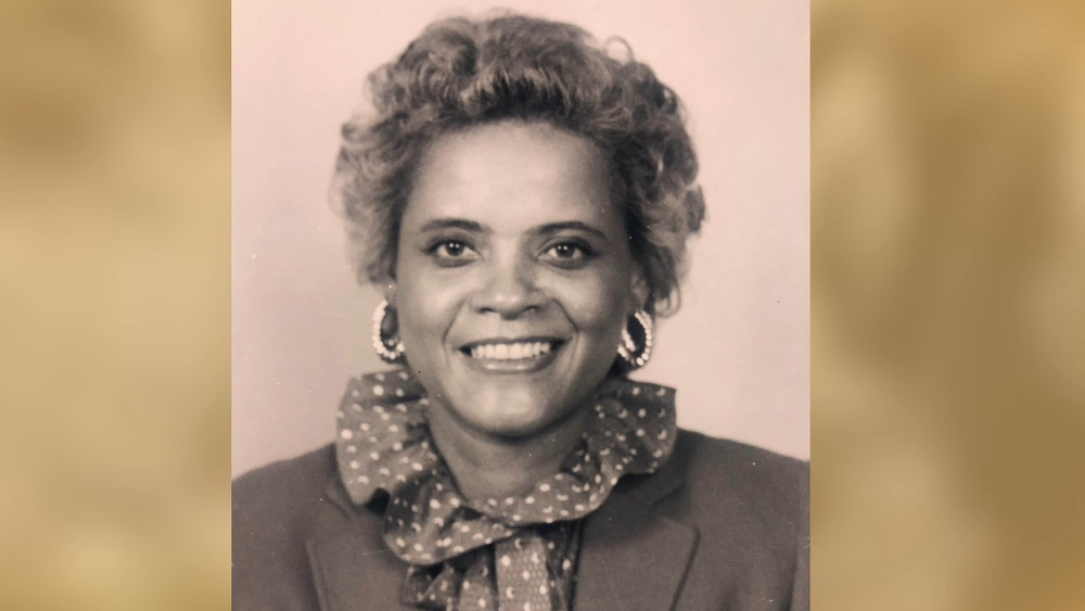 Carolyn Long Banks