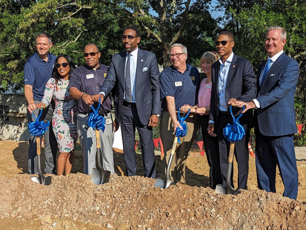 Mayor Andre Dickens and other officials and guests at the July 27 groundbreaking. 