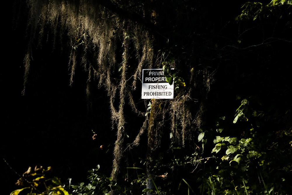 A sign warns anglers away from section of the Flint River south of Thomaston. 