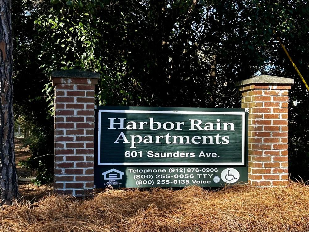 Harbor Rain Apartments, a low-income complex that receives federal funding, refused to allow The Current to photograph its non-working private fire hydrant, Dec. 21, 2023.  Credit: Robin Kemp/The Current GA