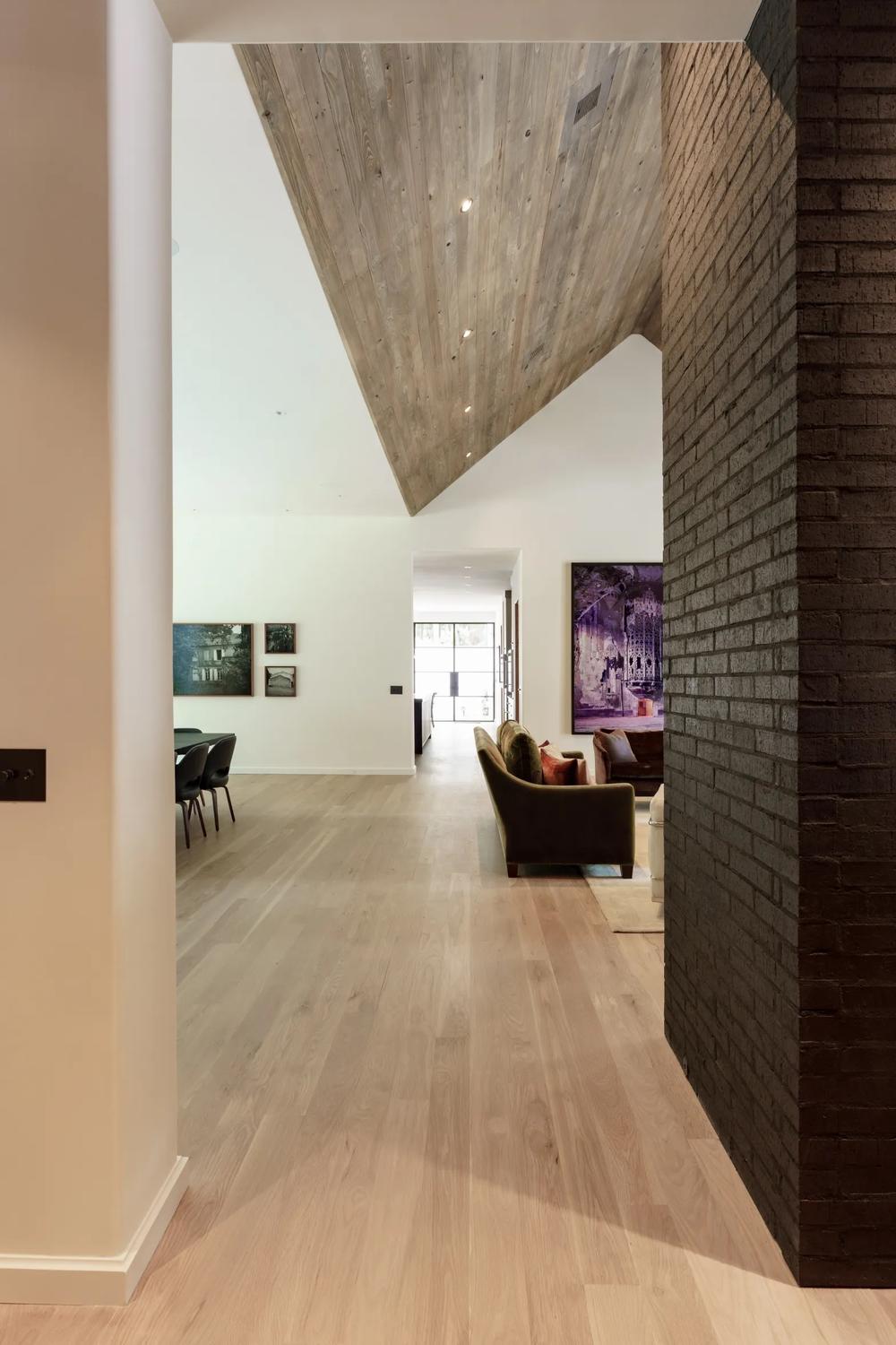 3391 Tuxedo Road interior 