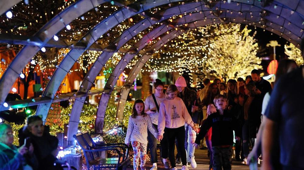 The Macon Christmas Light Extravaganza attracts 850,000 visitors annually.