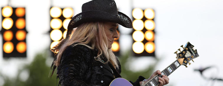 Melissa Etheridge.