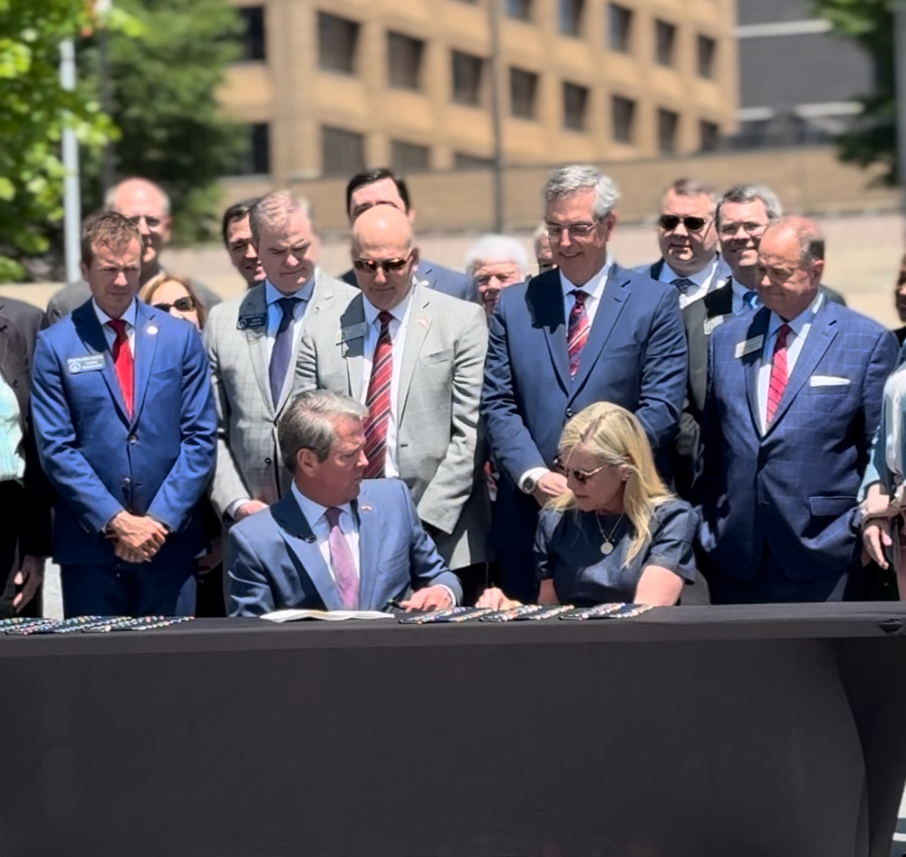 Kemp signing bill 