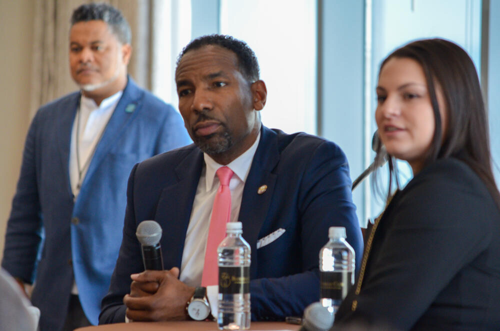 Atlanta Mayor Andre Dickens (center) participated in a lunchtime conversation hosted by the Atlanta Press Club on March 27, 2025.