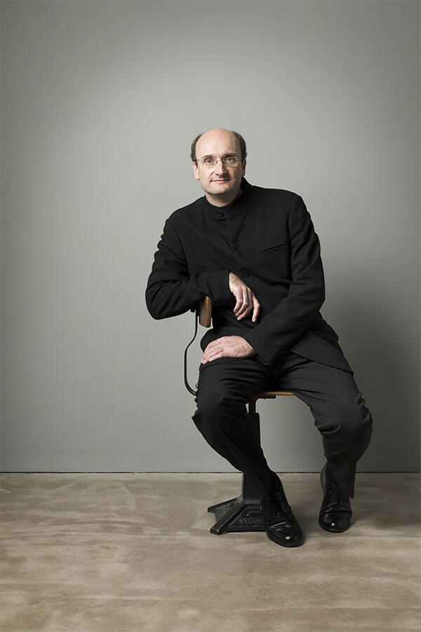 Andrew Manze