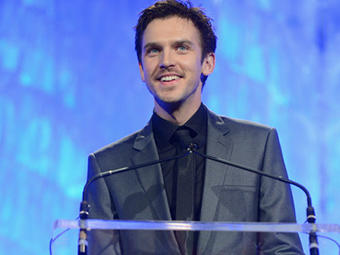 Dan Stevens sports his darker and scruffier look at the 24th Annual GLAAD Media Awards. Courtesy http://www.zimbio.com/photos/