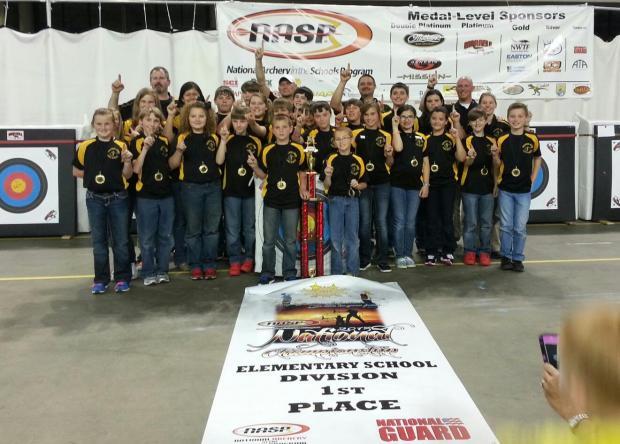 Woodlawn Elementary, Chatsworth, National Archery in the Schools Program champs (image via georgiawildlife.com)