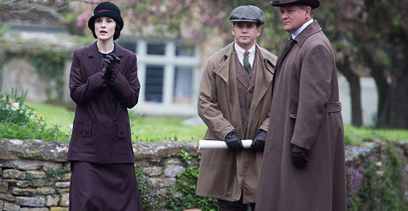 The first photos of Downton Abbey season 5 are out: What are Lady Mary, Branson and Robert up to? (From WENN).