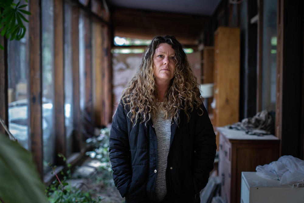 Wanting a safe place to connect, Jodie Thorneycroft and her neighbors started a community dining hall for residents to share meals and conversation. 