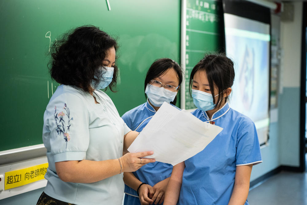 When schools reopened, everyone inside had to wear a mask.