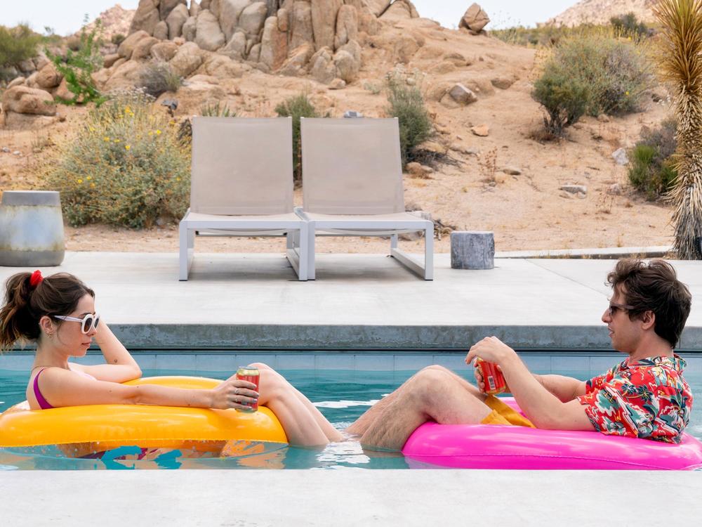 Cristin Milioti and Andy Samberg star in <em>Palm Springs</em>, an offbeat romcom with a surprising amount of charm.