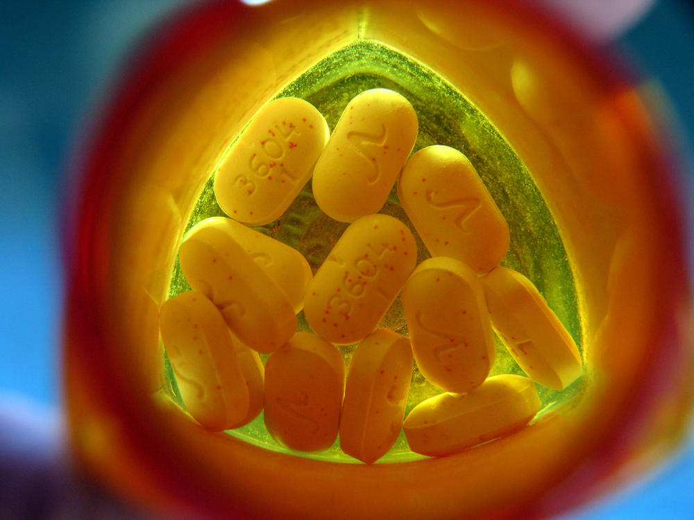 The proposed bill only requires doctors to check the database before prescribing opioids, such as hydrocodone, it does not include any restrictions on the actual prescriptions that the physician chooses to write. 