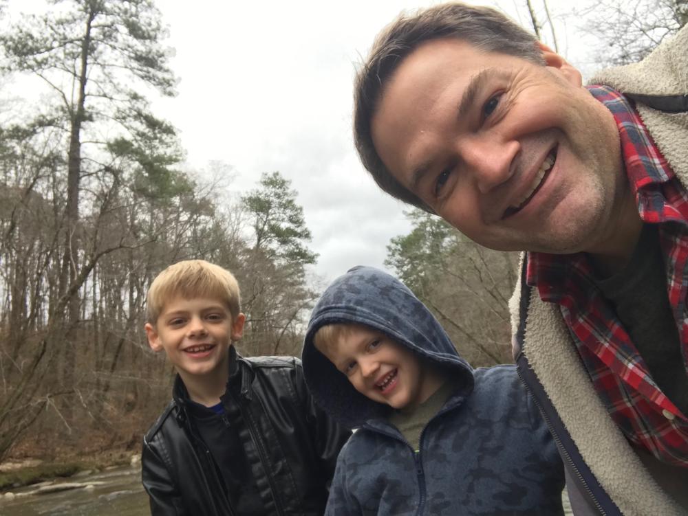 Steve Fennessy with sons Casey (left) and Jack (center).)
