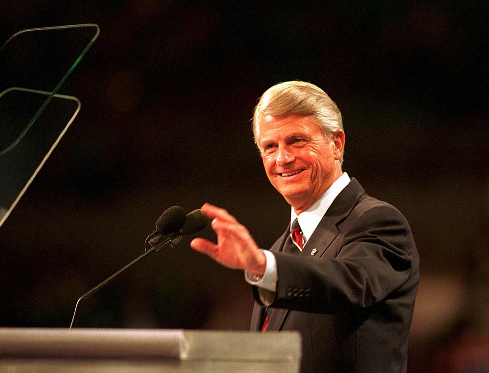 Georgia Governor Zell Miller waves to delegates at the Democratic Convention in New York on July 13, 1992.