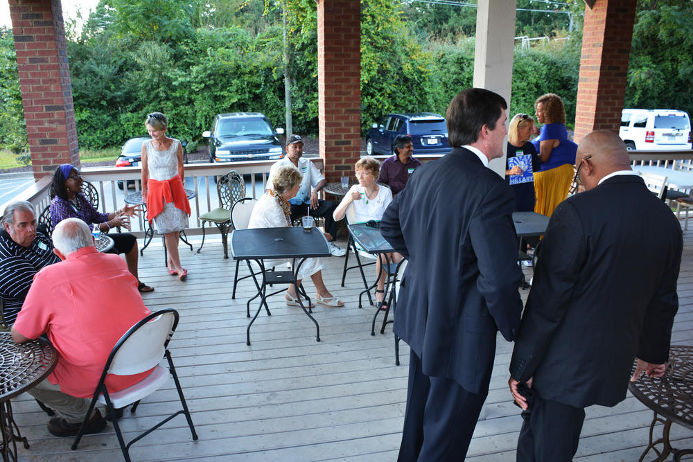 Voters gather to hear Jim Shealey speak.