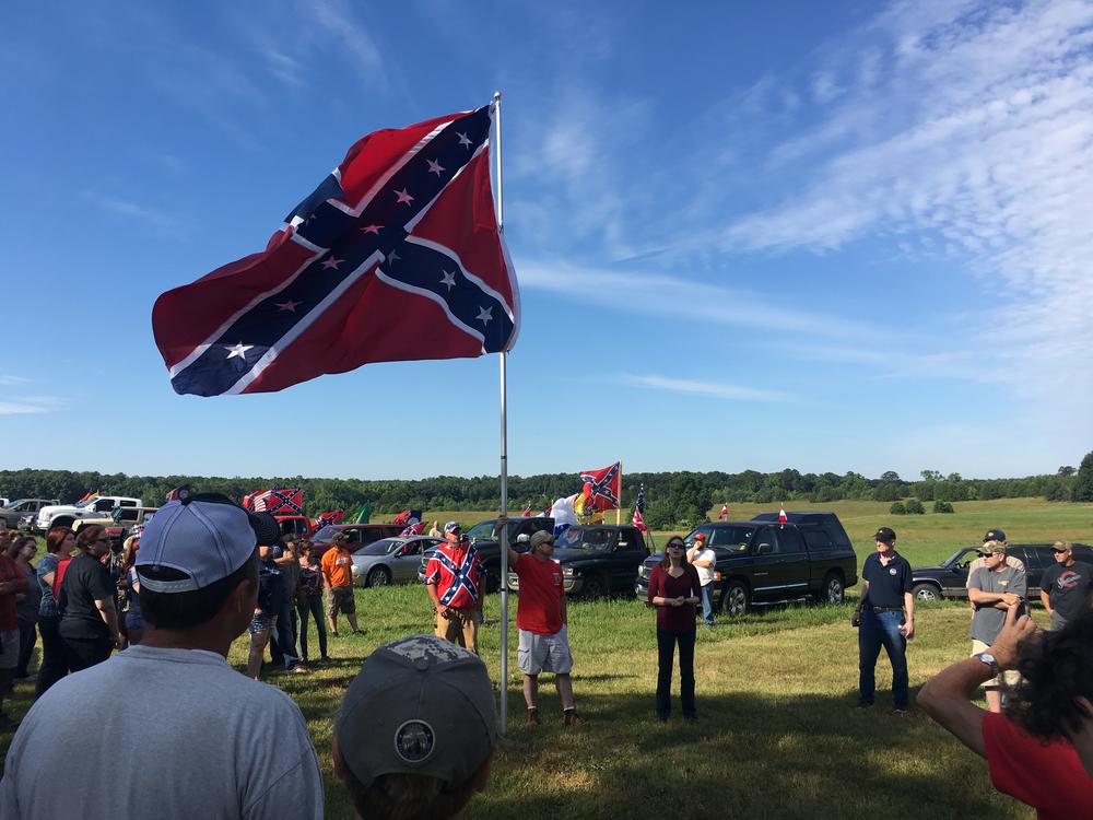 Billy Bearden of Carrolton flies an 8'x12' flag at the Nash Farm Battlefield Park