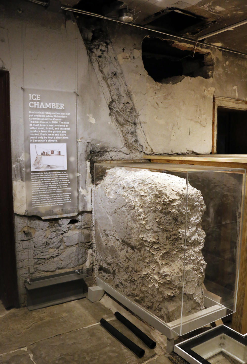 Tabby wall of the cistern that supplied indoor water to the house