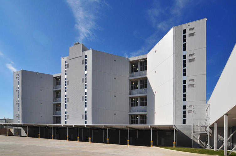 The entrance of the Cobb County jail.