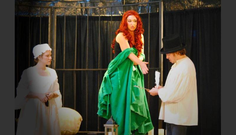 Actress Jessica Ann Best as Alice in 