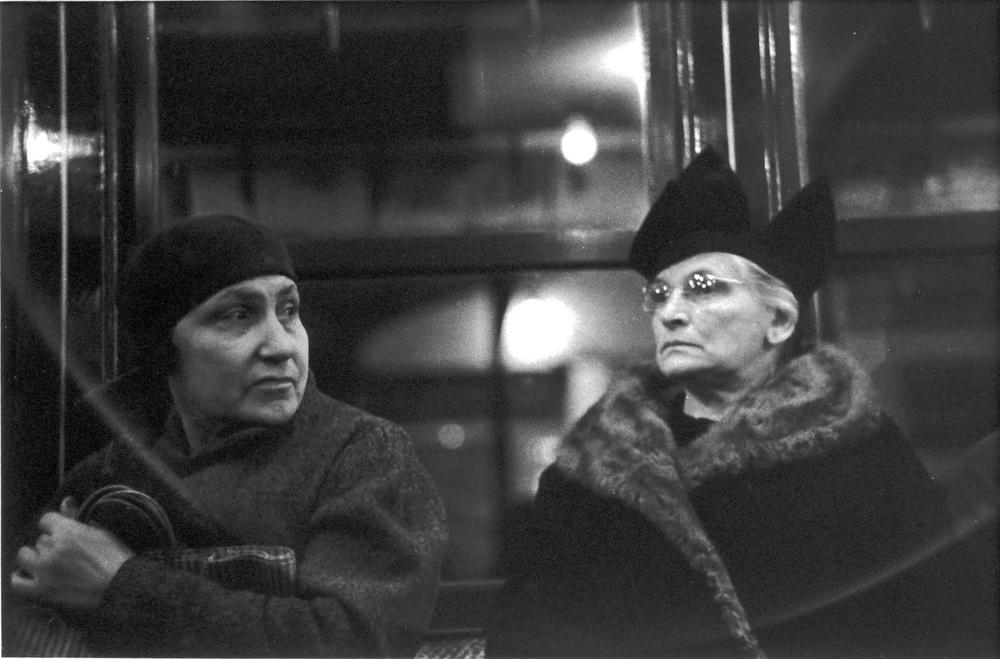 Evans prowled the New York City underground, discreetly snatching likenesses of the passengers who surrounded him.
