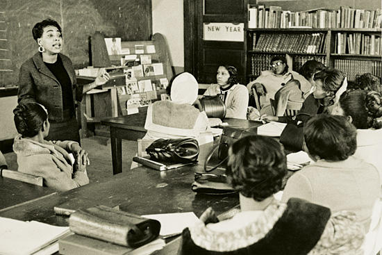 SCLC Education Director Dorothy Cotton teaches a Citizen Education Program class. 