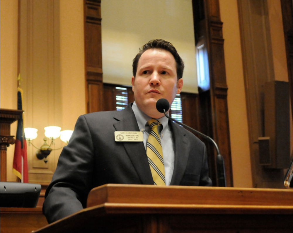 Rep. Scott Holcomb (D-Atlanta) is the sponsor of HB 827.