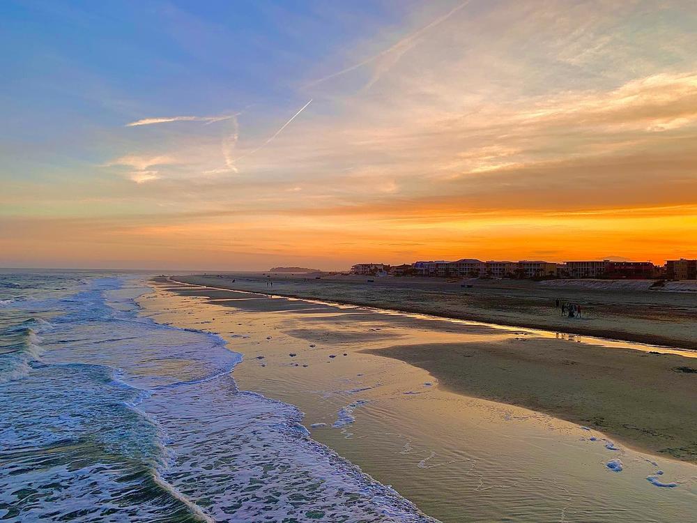 Beautiful, warm weather Thursday drew crowds to Tybee Island's beaches, which the city has now closed.