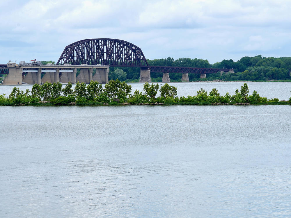 The memorial will lead people from nearby history museums to the bank of the Ohio River. There, they can sit on limestone benches looking out across the water from Kentucky to southern Indiana.