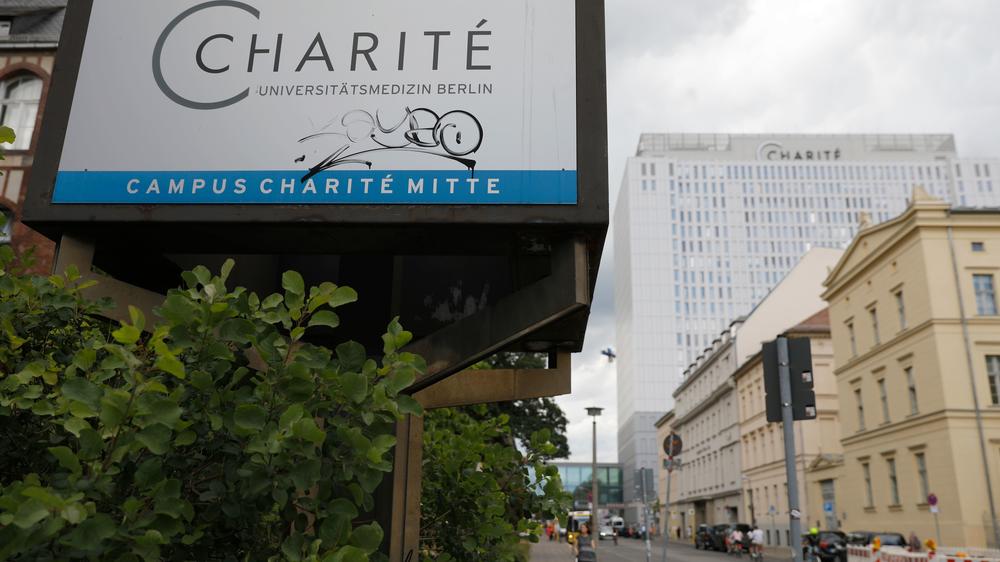 Russian anti-corruption campaigner Alexei Navalny was poisoned by a substance that disrupts the nervous system, according to the Charité hospital in Berlin. Navalny has been in a coma since Thursday.